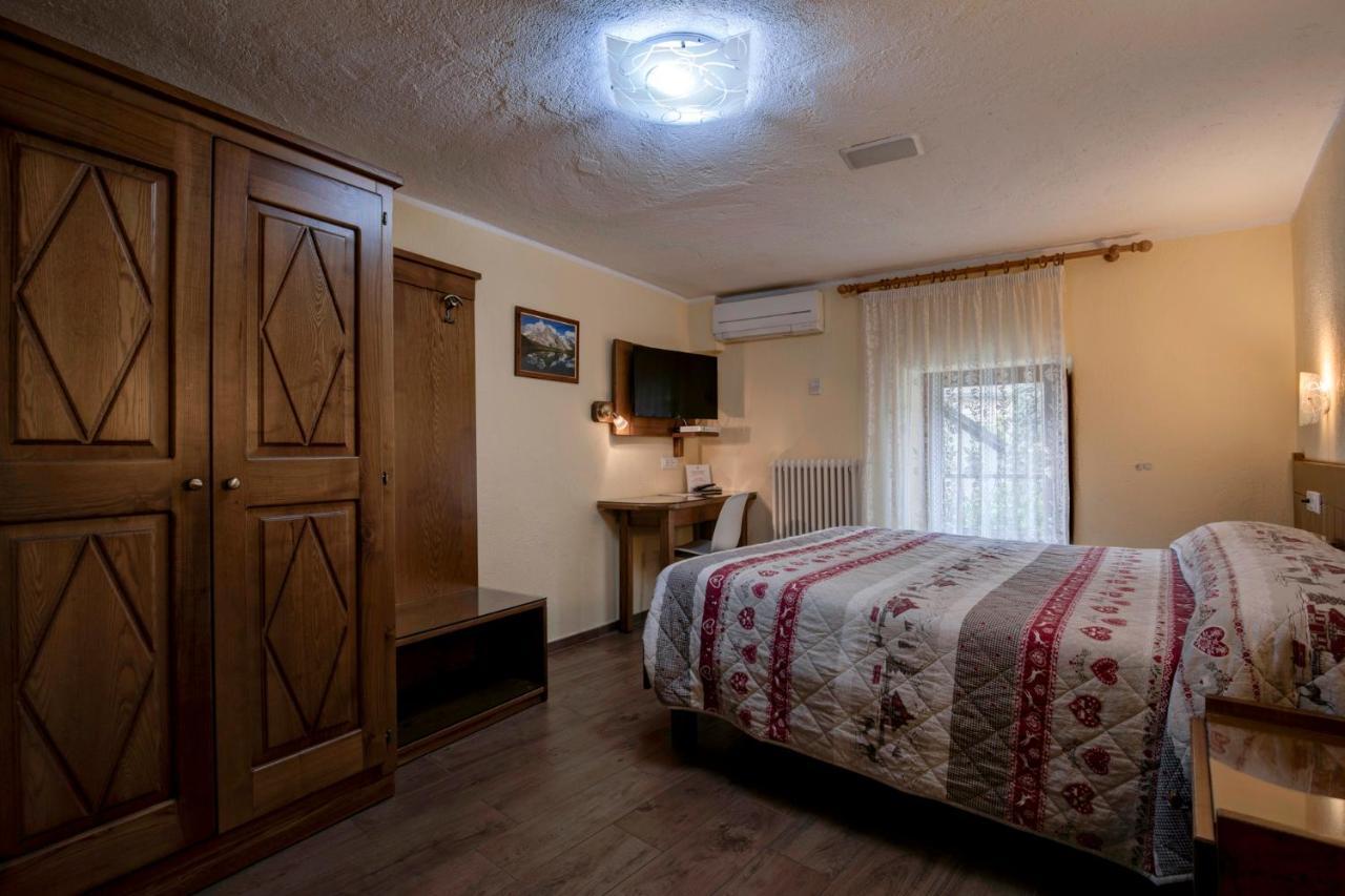 Hotel Cecchin 아오스타 외부 사진