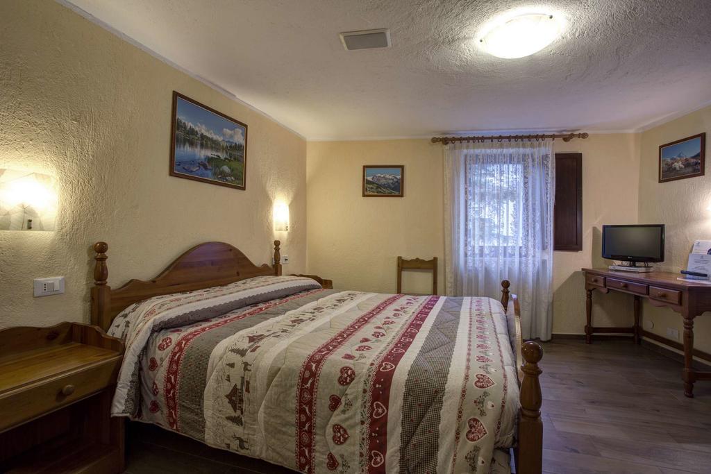 Hotel Cecchin 아오스타 외부 사진